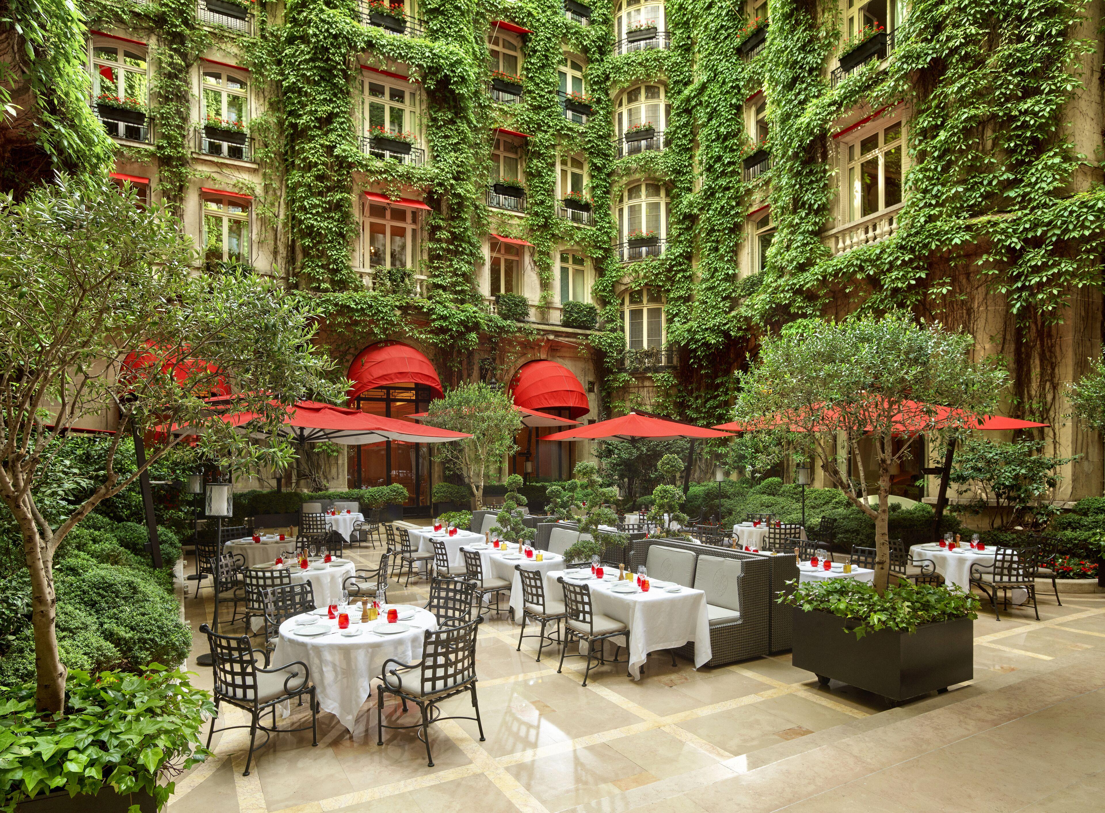 Plaza Athénée - Dorchester Collection Hotel 5*