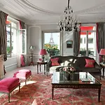 Hôtel Plaza Athénée - Dorchester Collection