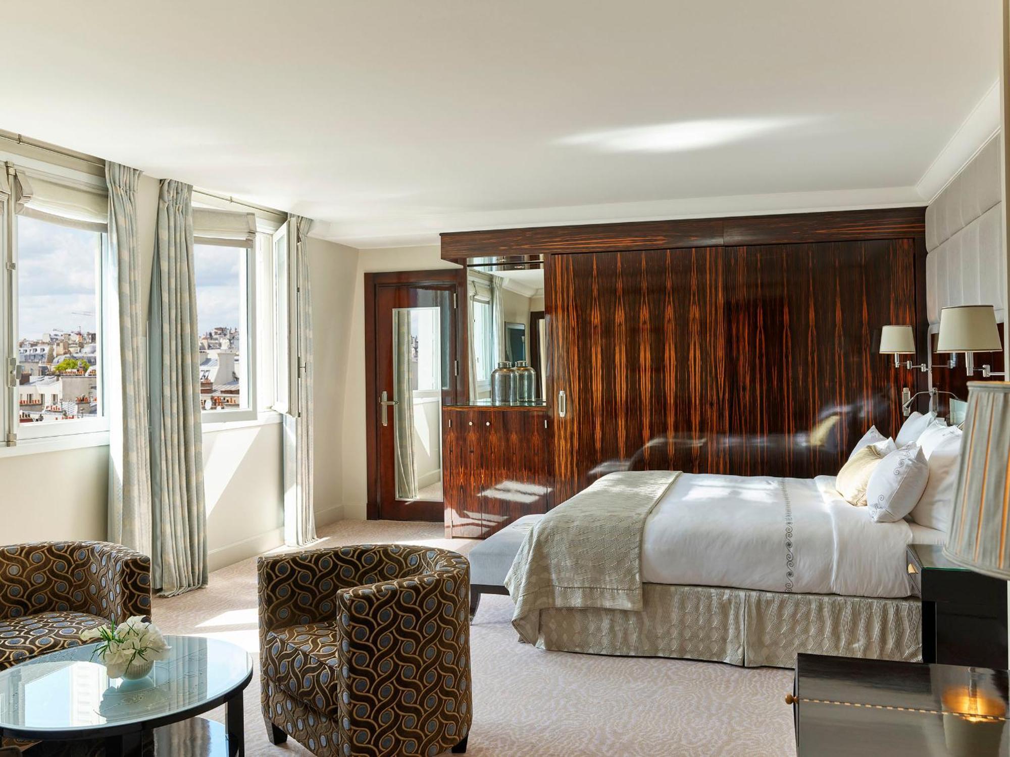 Plaza Athénée - Dorchester Collection Hotel