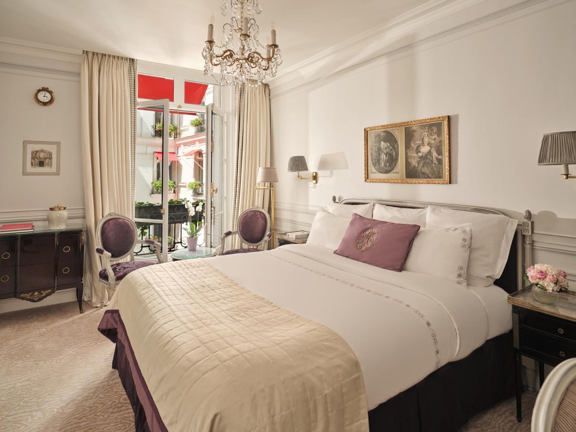 Plaza Athénée - Dorchester Collection Hotel 5*