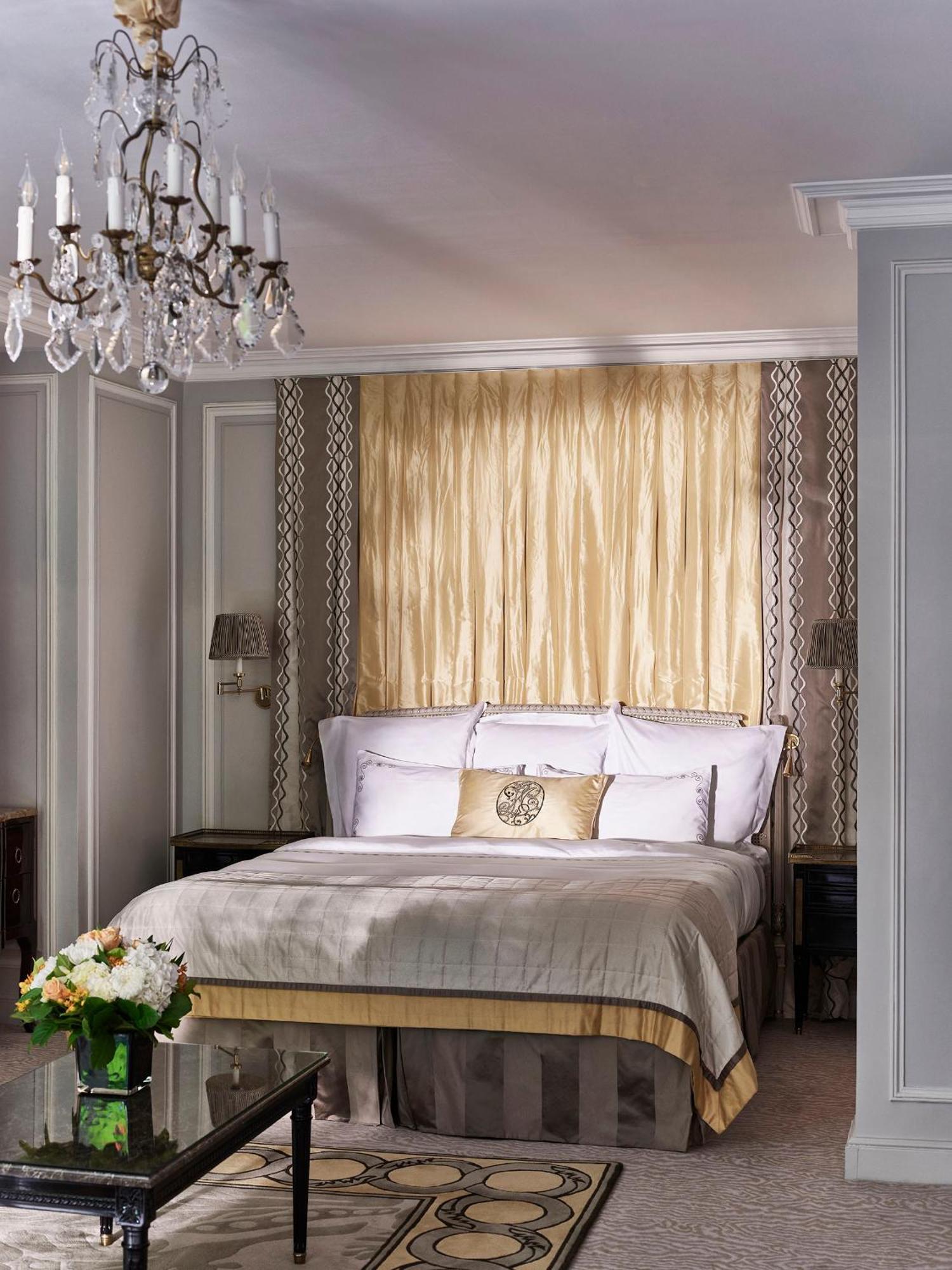 Hotel Plaza Athénée - Dorchester Collection Parigi