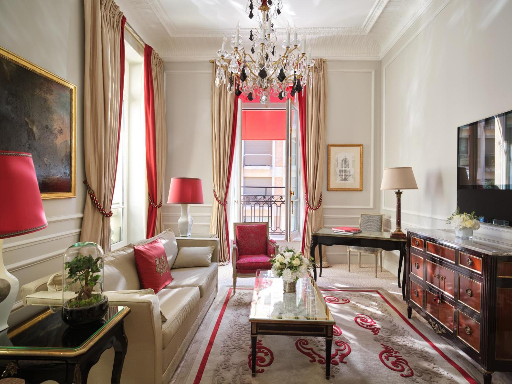 Plaza Athénée - Dorchester Collection 5*