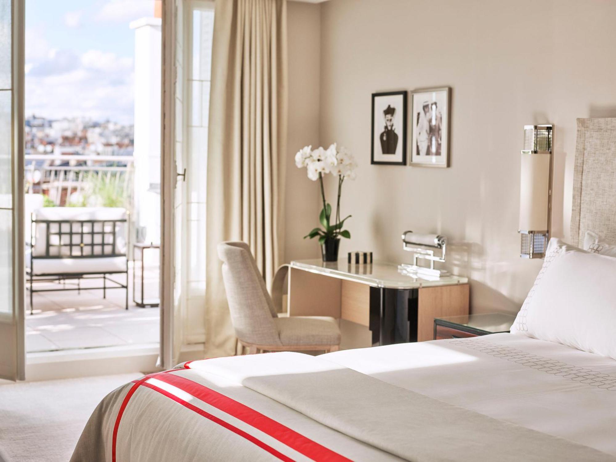 Hotel Plaza Athénée - Dorchester Collection Parigi