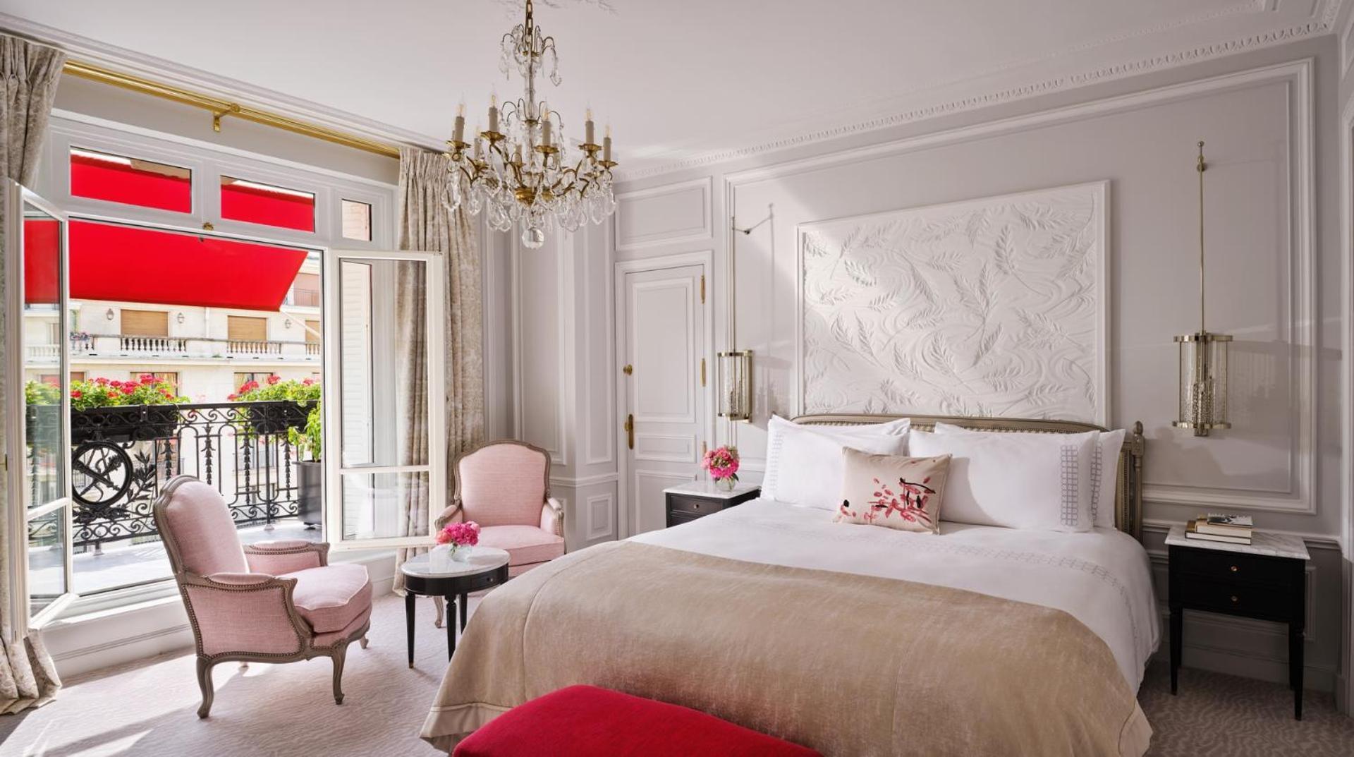 Plaza Athénée - Dorchester Collection Hotel 5*