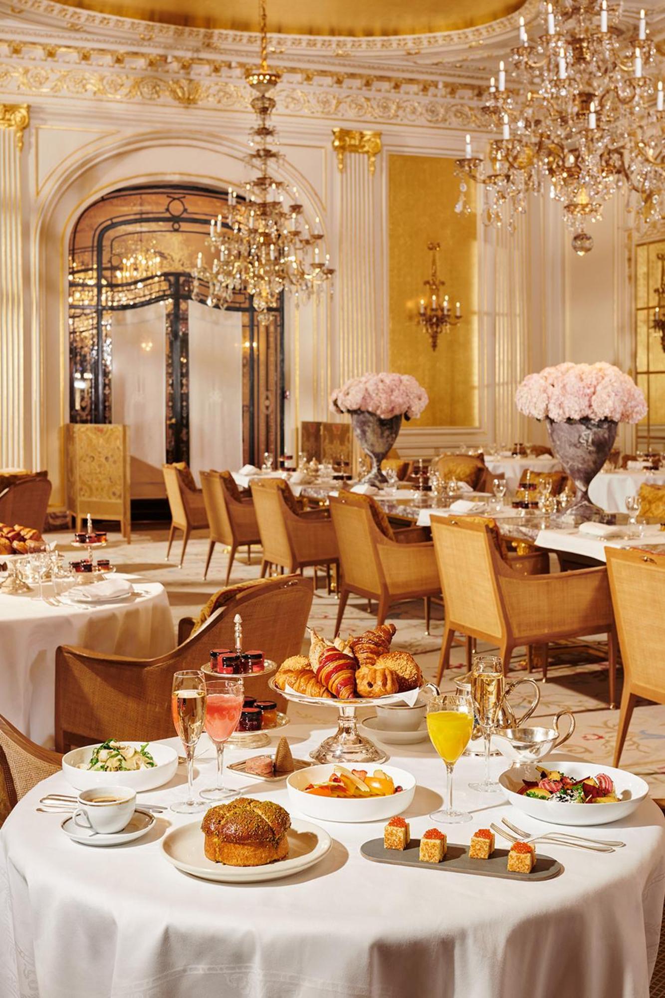 Plaza Athenee - Dorchester Collection 5* Paris
