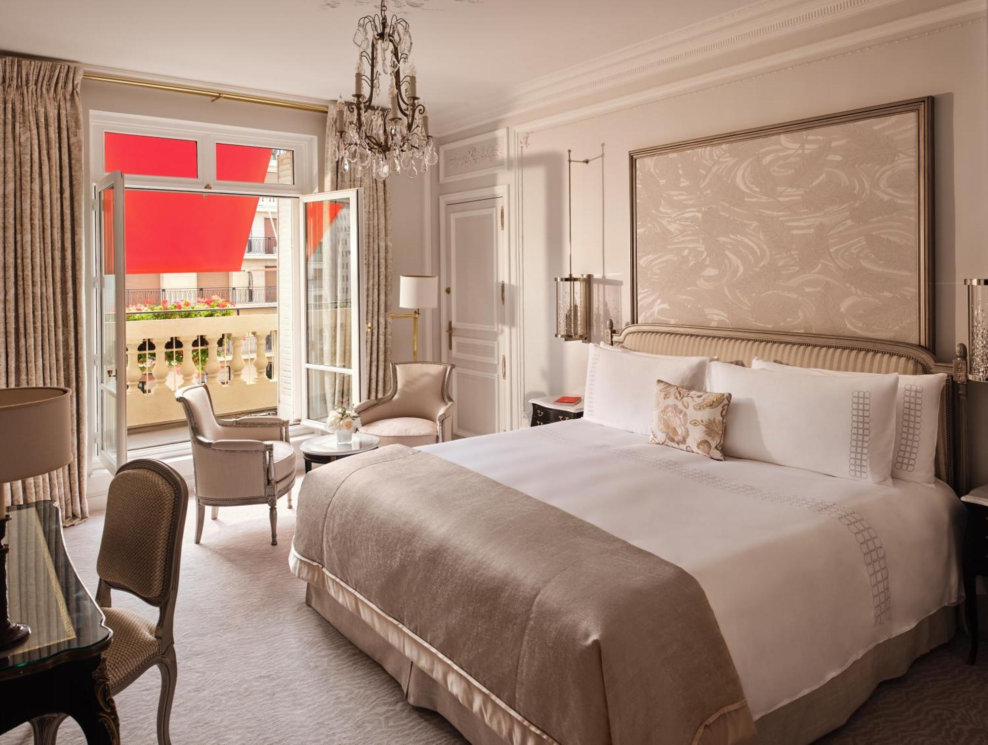 Plaza Athenee - Dorchester Collection Hotel 5*