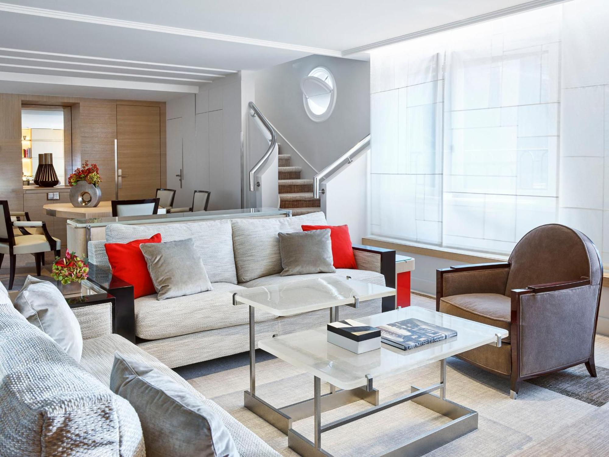 Plaza Athenee - Dorchester Collection Hotel