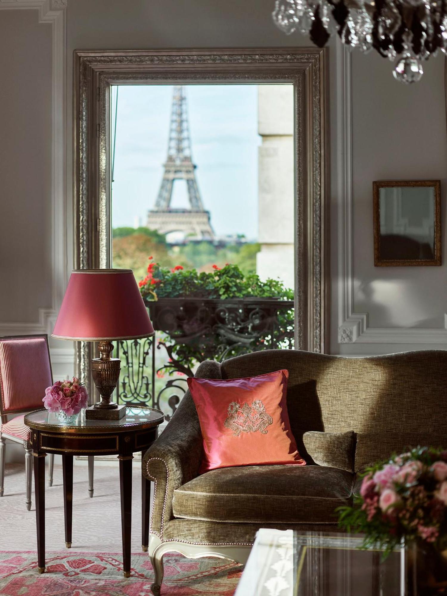 Hotel Plaza Athenee - Dorchester Collection 5*