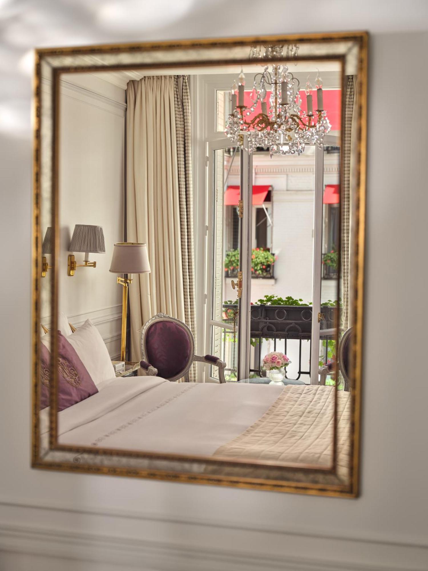 Plaza Athenee - Dorchester Collection 5*