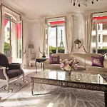 Hôtel Plaza Athénée - Dorchester Collection