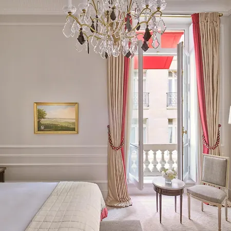 Hotel Plaza Athénée - Dorchester Collection Parigi