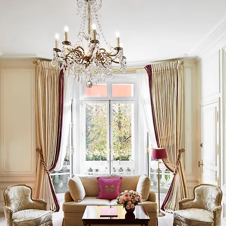 Plaza Athénée - Dorchester Collection Parigi