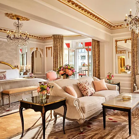 Hotel Plaza Athénée - Dorchester Collection Parigi