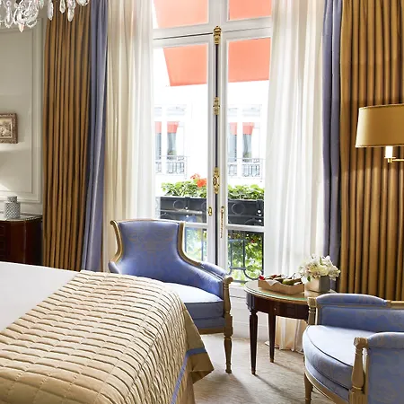 Plaza Athénée - Dorchester Collection