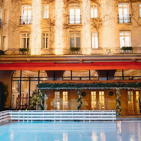 Plaza Athénée - Dorchester Collection Hotel