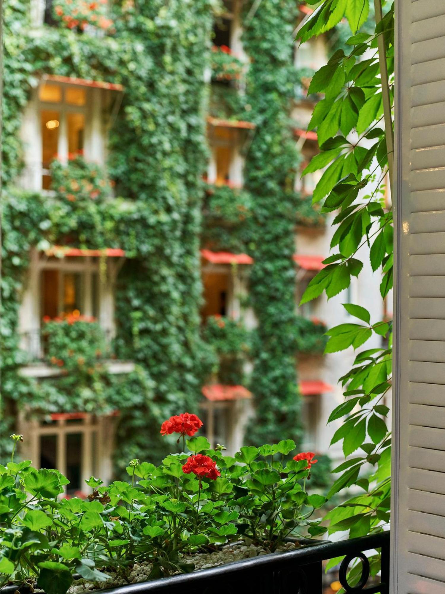 Hotel Plaza Athenee - Dorchester Collection 5*