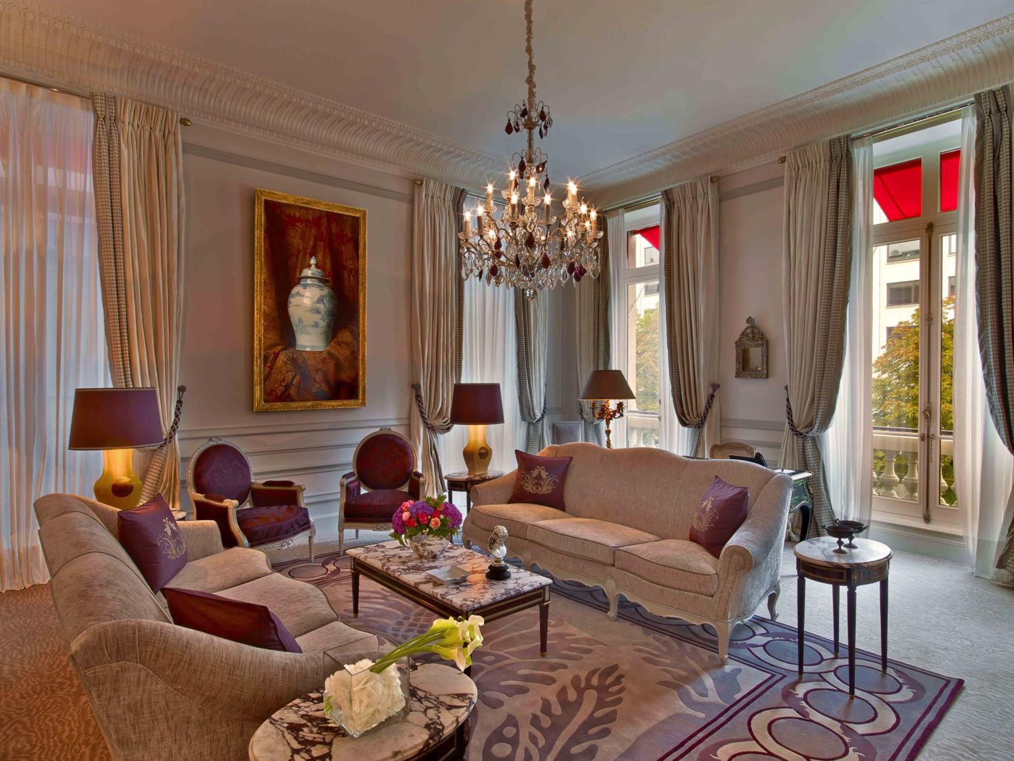Plaza Athénée - Dorchester Collection 5*