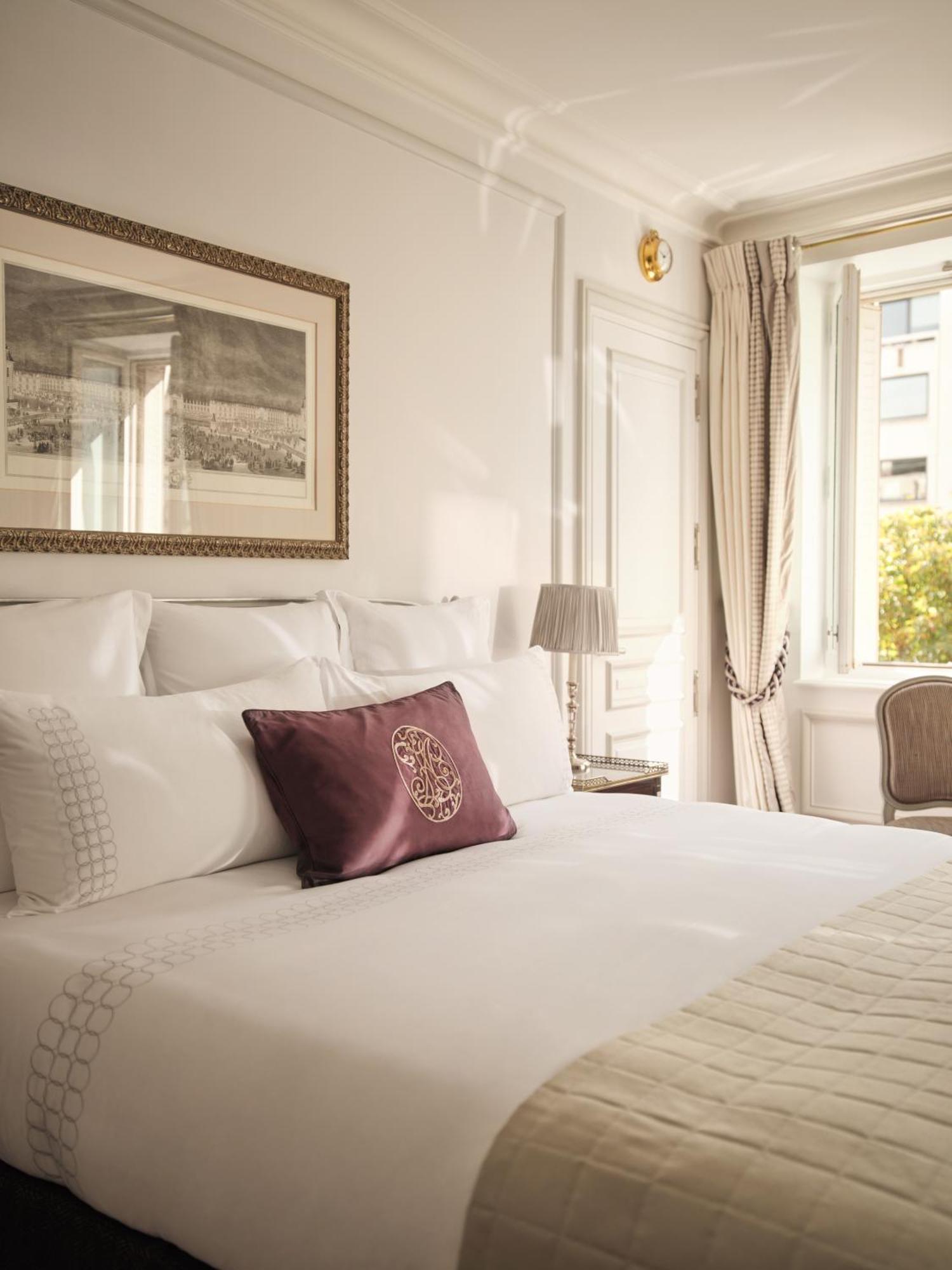 Hotel Plaza Athénée - Dorchester Collection Parigi