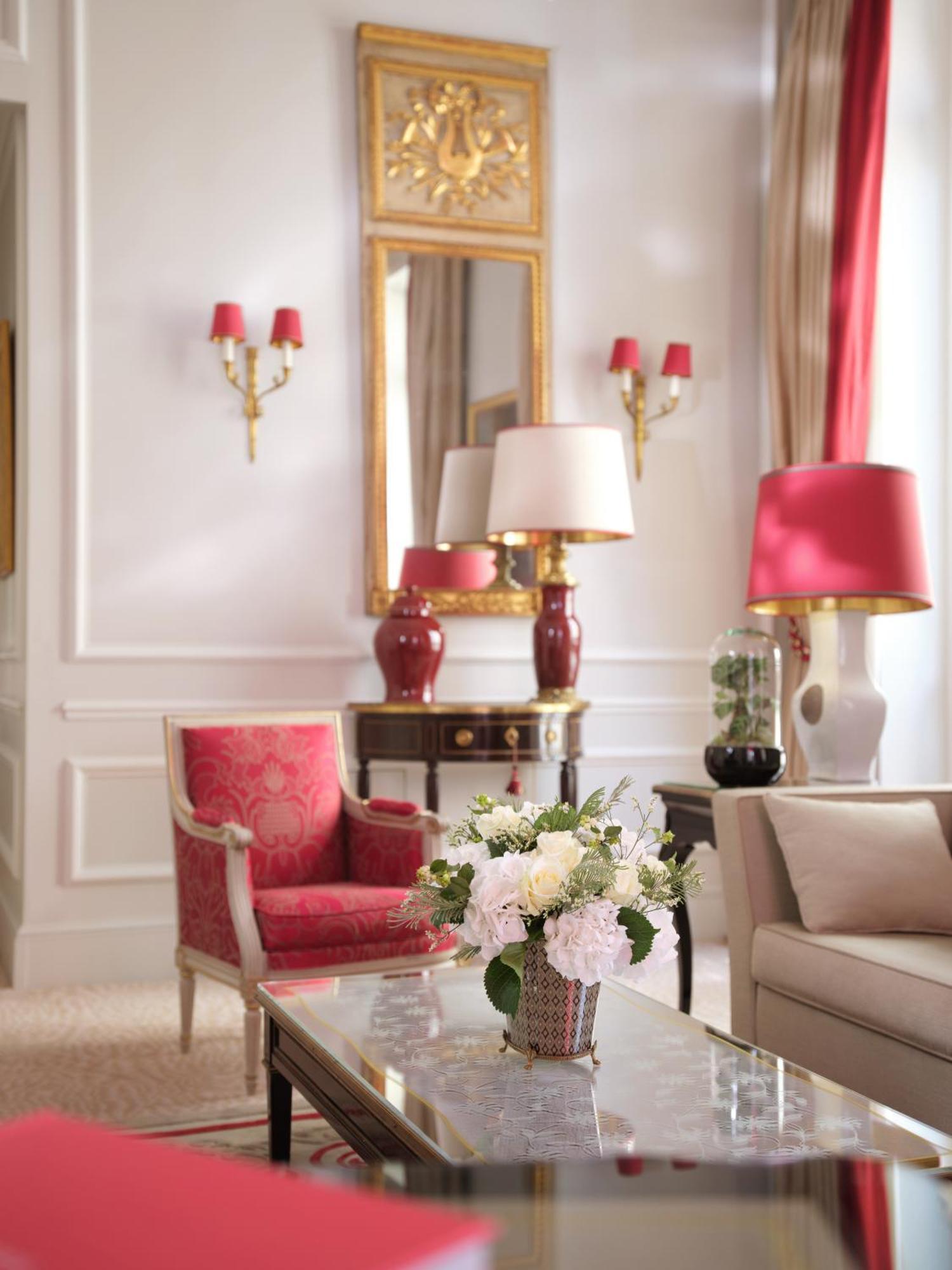 Plaza Athénée - Dorchester Collection Hotel